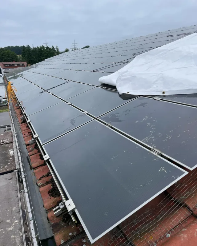 Photovoltaik-Anlage auf einem Dach
